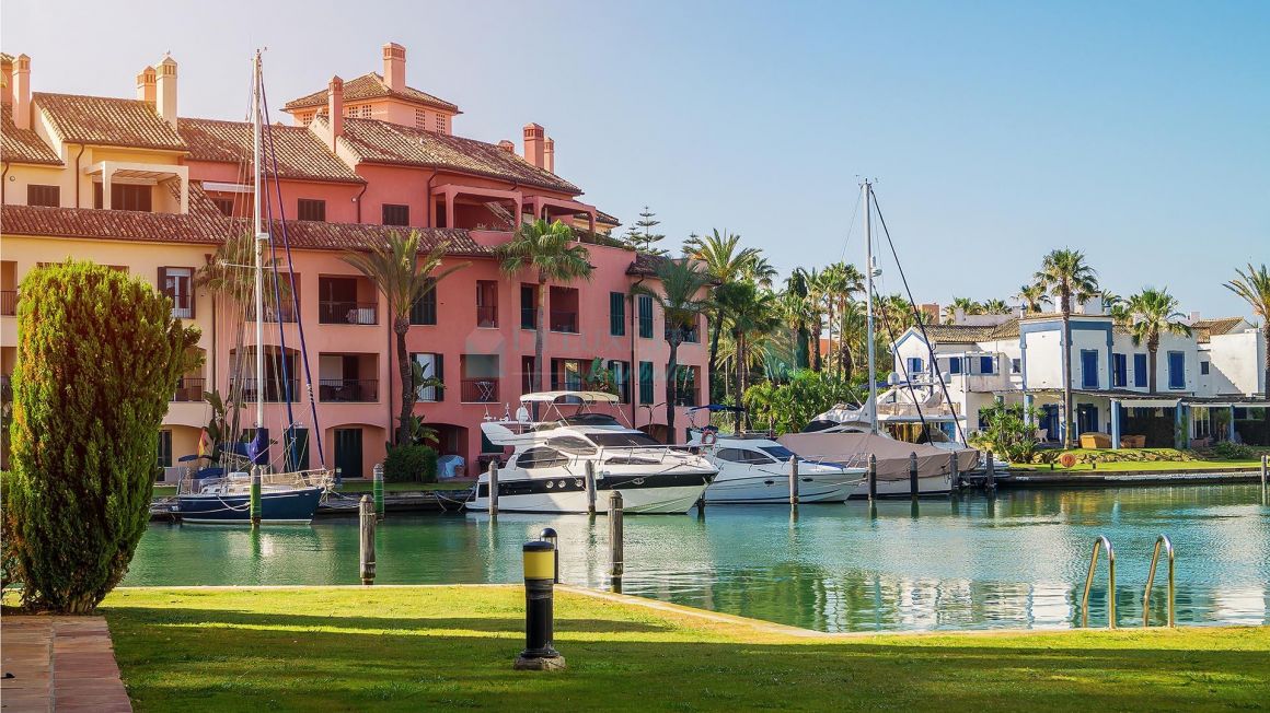 Bright and stylish apartment in Marina Sotogrande