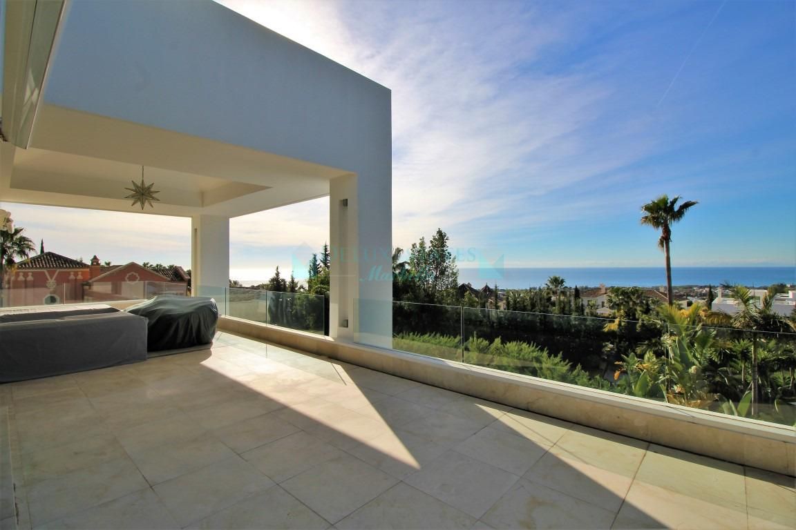 Great size impeccable villa with superb interior in Sierra Blanca