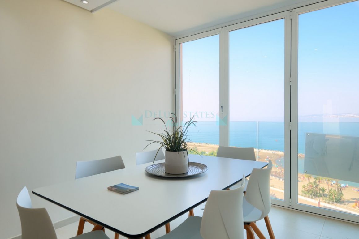Great location south facing 3 bedroom middle-floor sea-view apartment