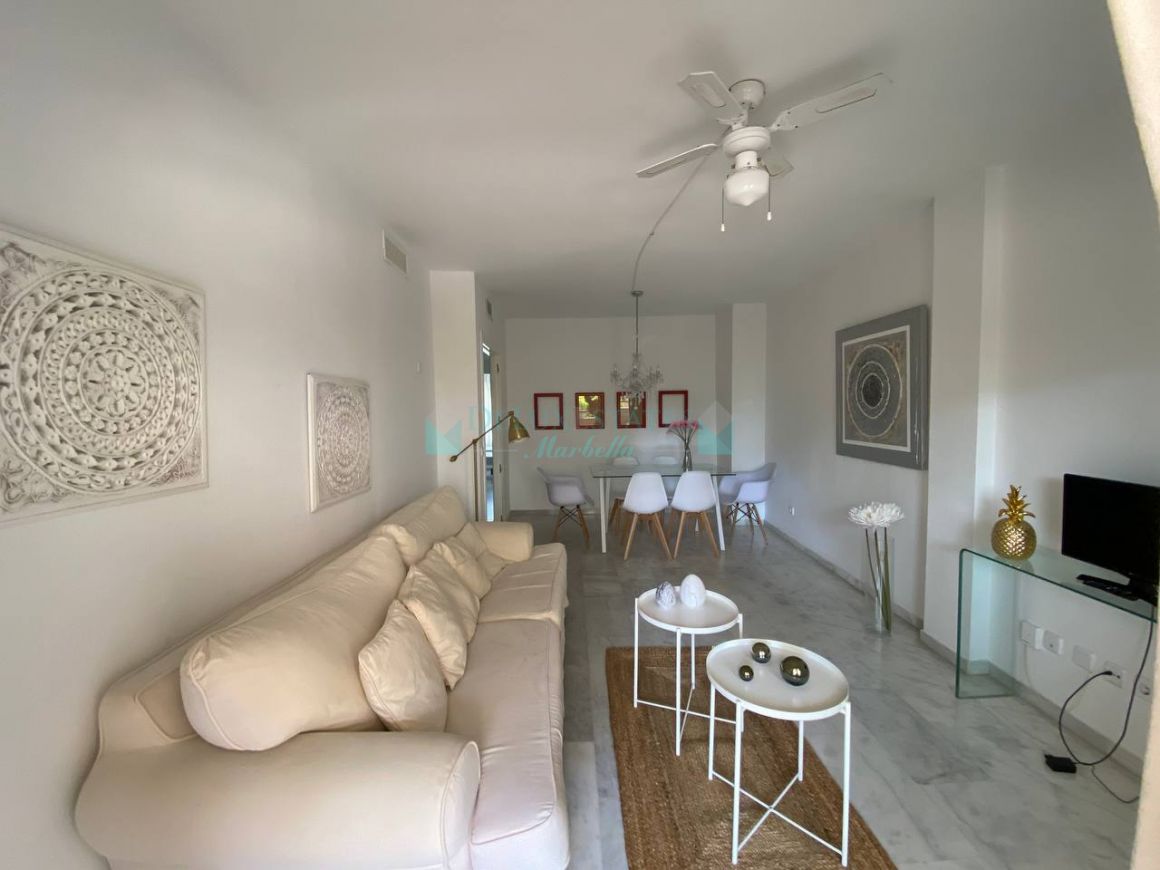 Hermoso apartamento en la tranquila zona verde entre el centro histórico y el actual de la ciudad