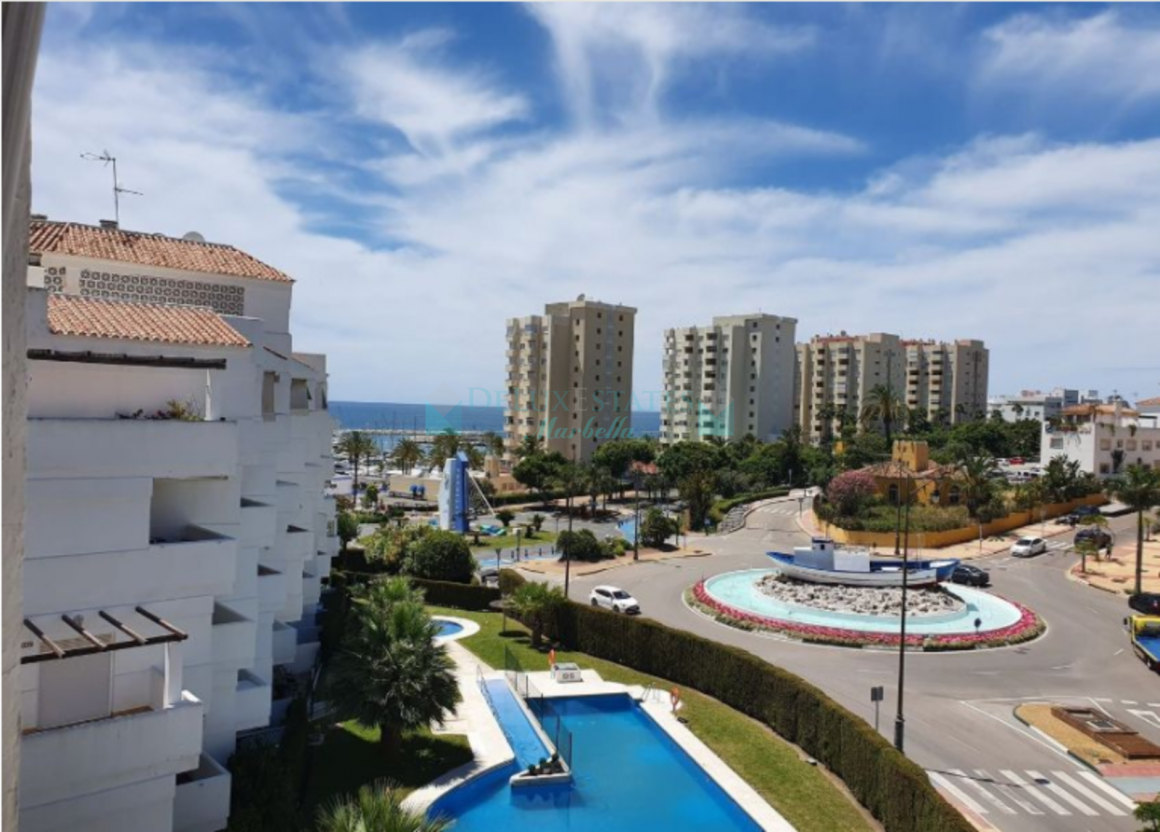 Beautiful apartment in the quiet green area between the actual and the historical centers of the city