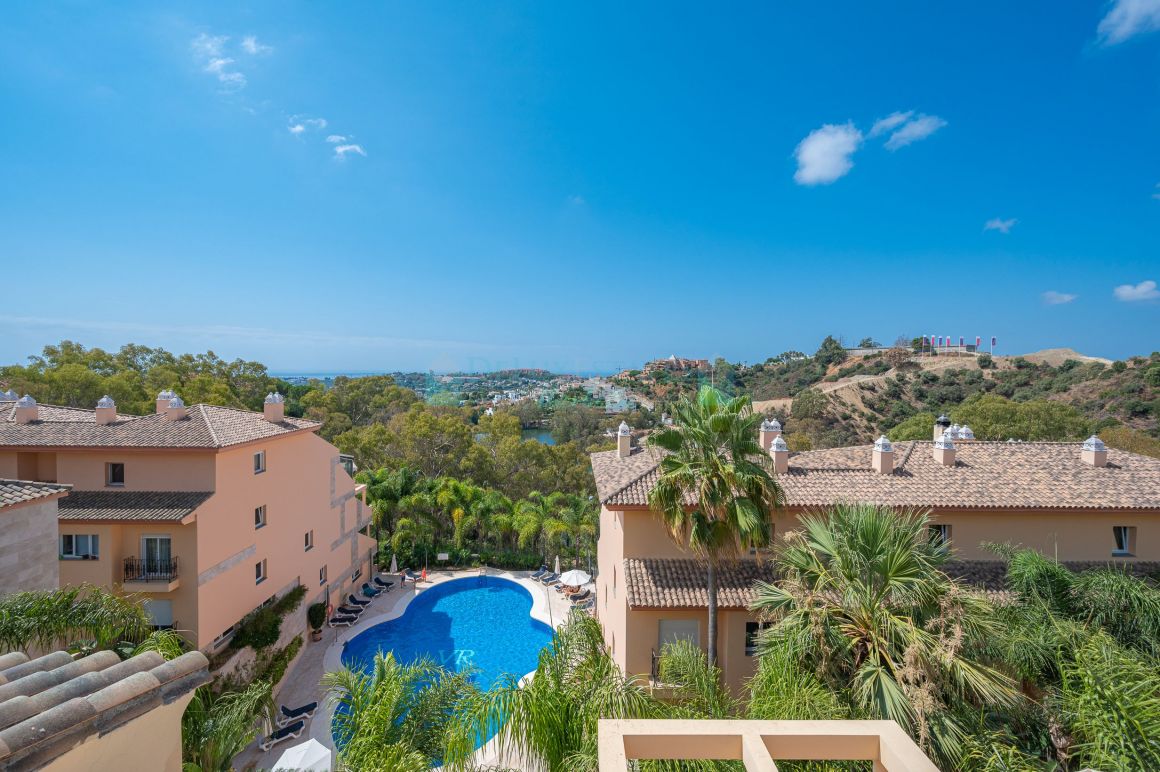 Duplex-Penthouse in a luxury urbanization in Nueva Andalucia, Marbella.