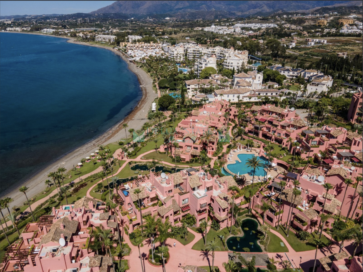 Luxury of beachfront living in Cabo Bermejo.