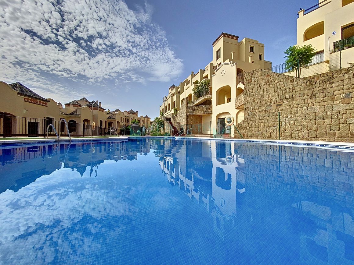 Spectacular apartment for rent in Doña Lucia, Estepona