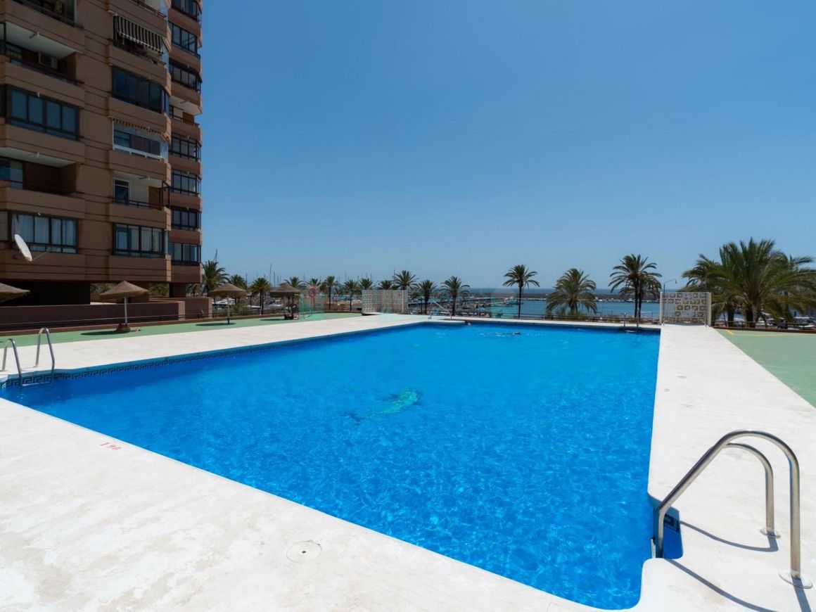 Studio for sale for personal use or investment in a 4-star hotel in Fuengirola.