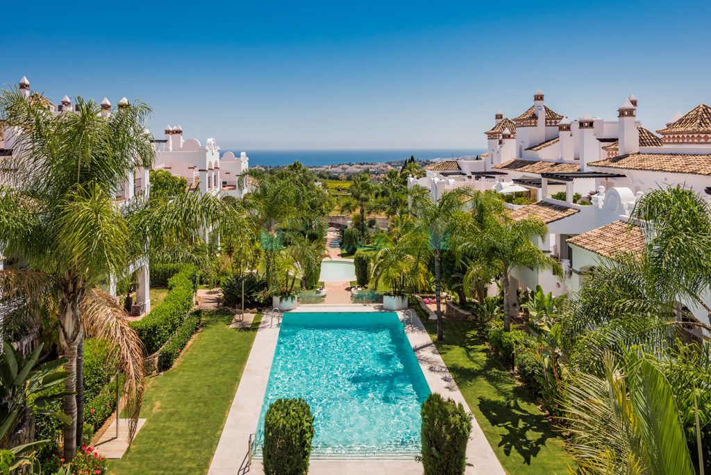 Apartment for LONG-TERM RENTAL in Sierra Blanca, Marbella.