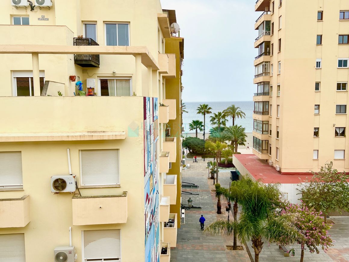 Espectacular apartamento en venta en centro de Estepona en segunda linea de playa.