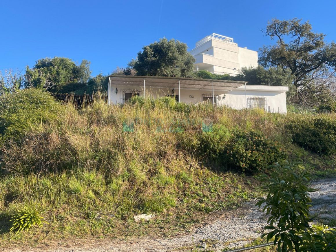 Finca for sale in Estepona