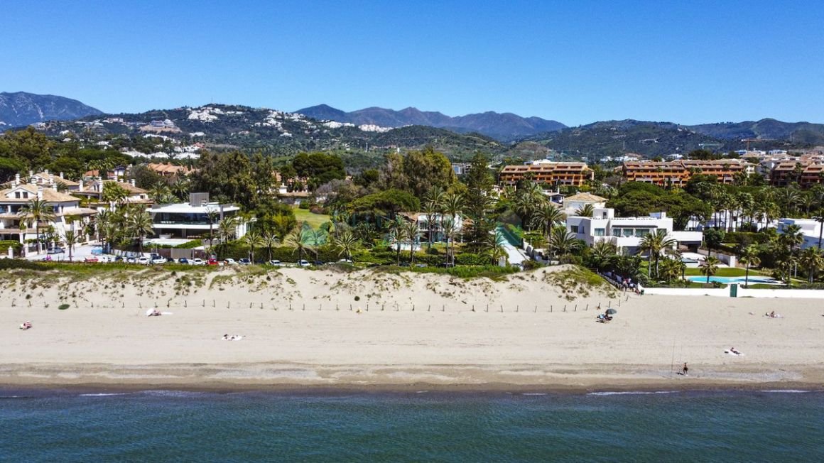 Villa in Los Monteros, Marbella East