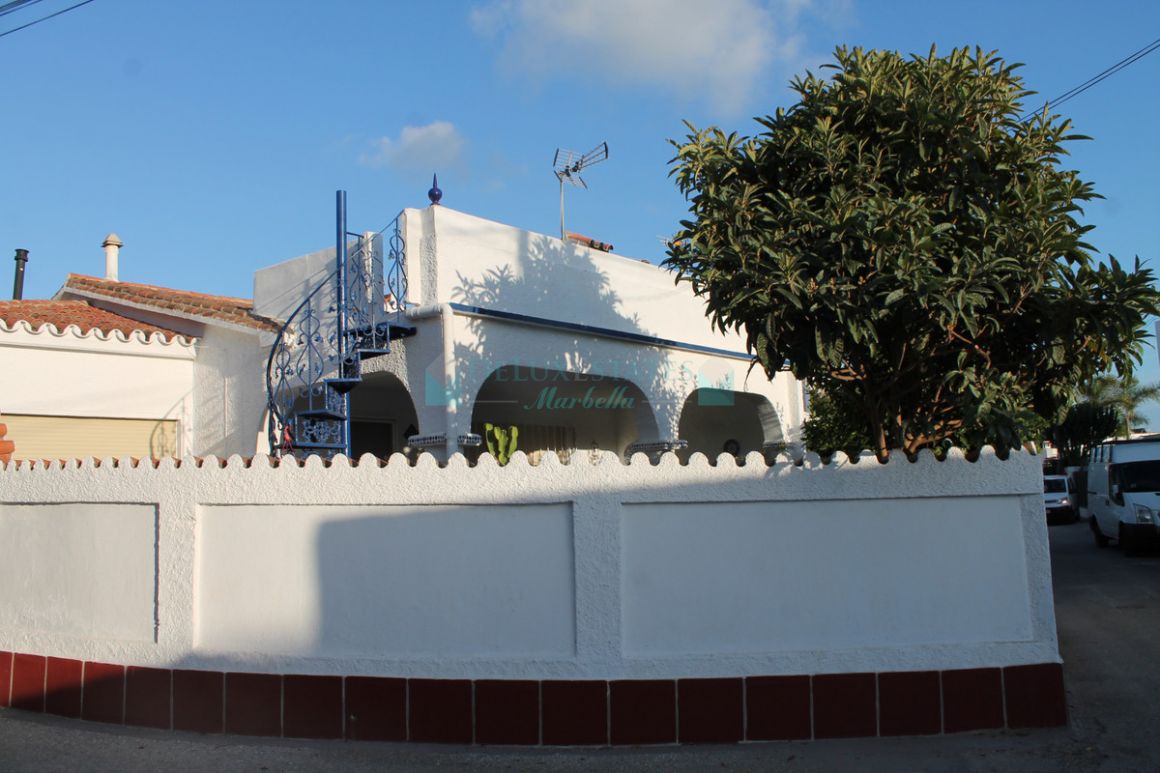 Villa for sale in Costabella, Marbella East