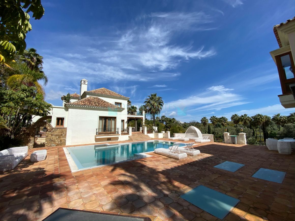 Villa for rent in El Paraiso, Estepona