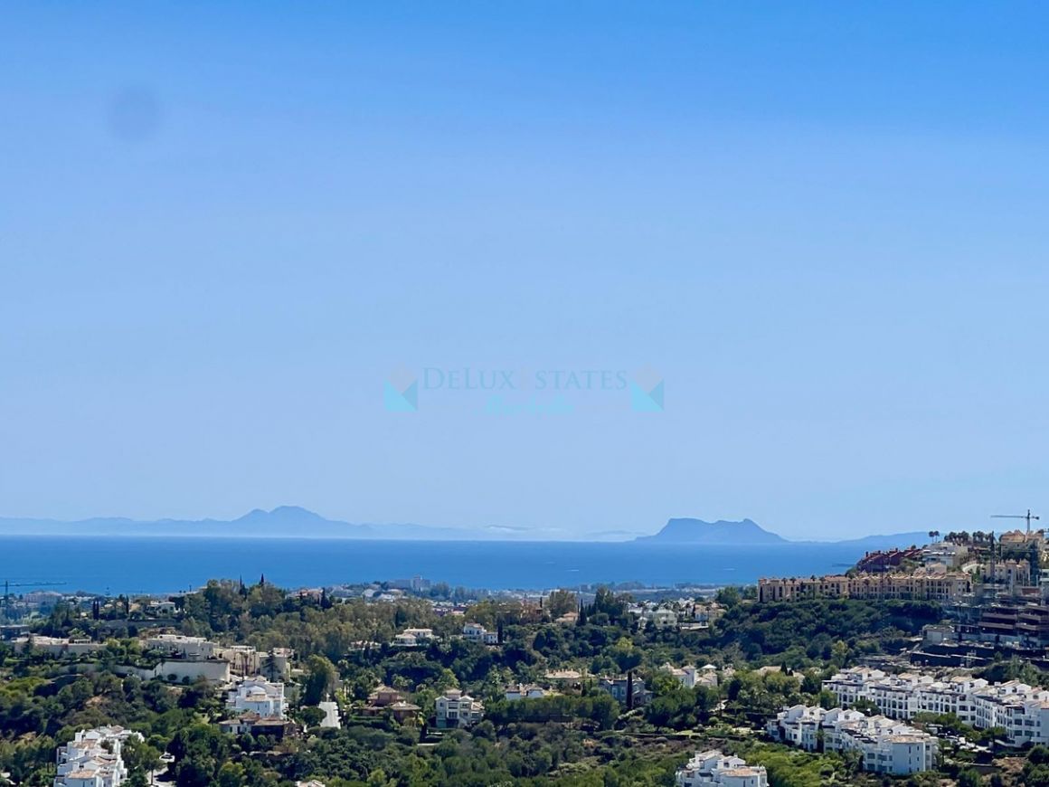 Penthouse for sale in La Quinta, Benahavis