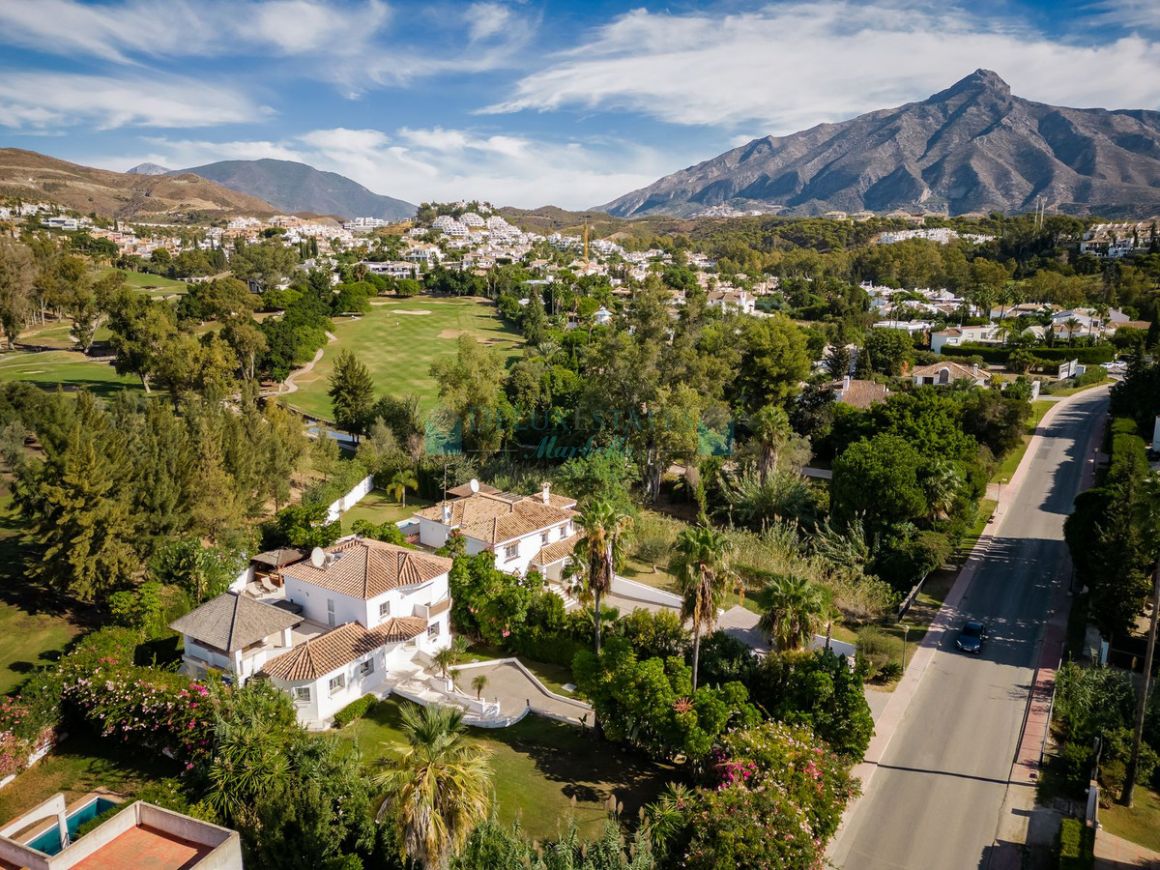 Villa in Nueva Andalucia