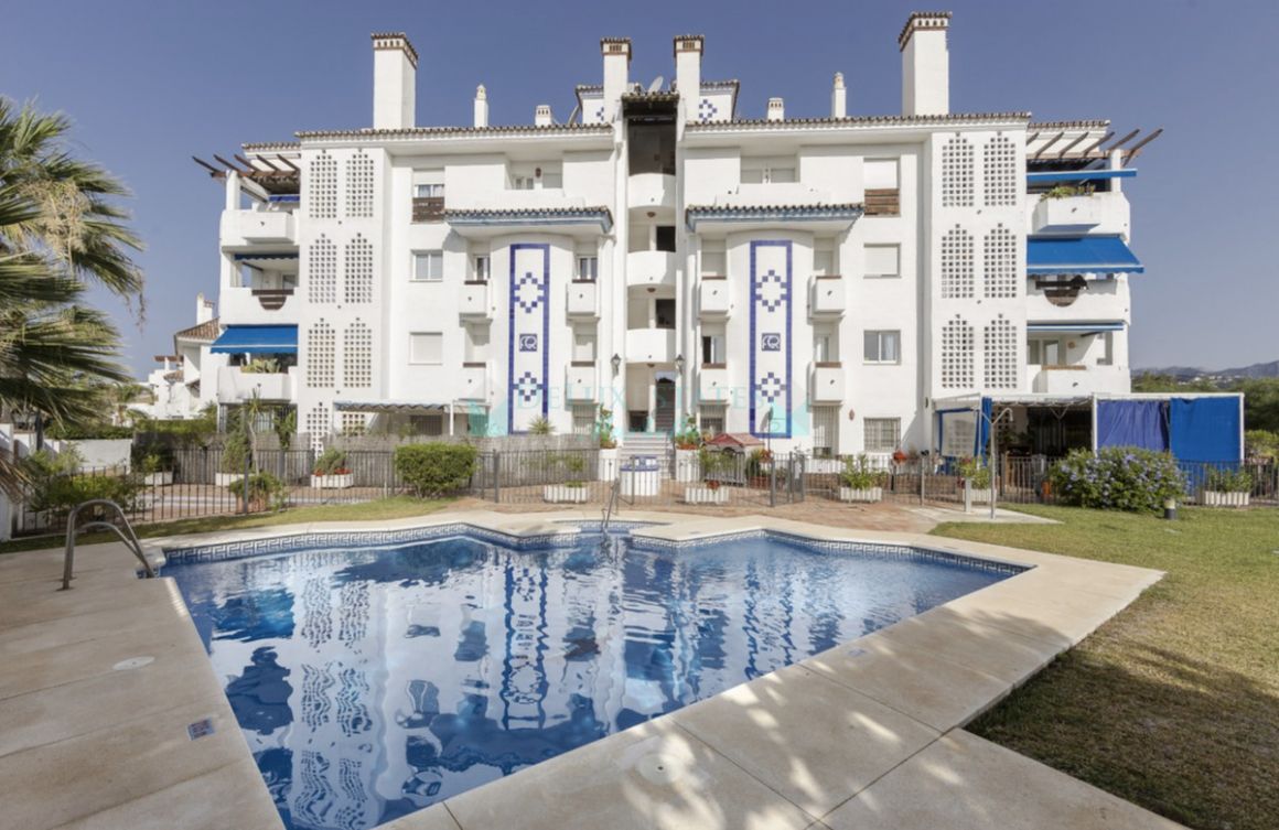 Penthouse for sale in El Rosario, Marbella East