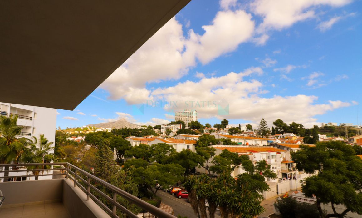 Apartment for sale in La Campana, Nueva Andalucia