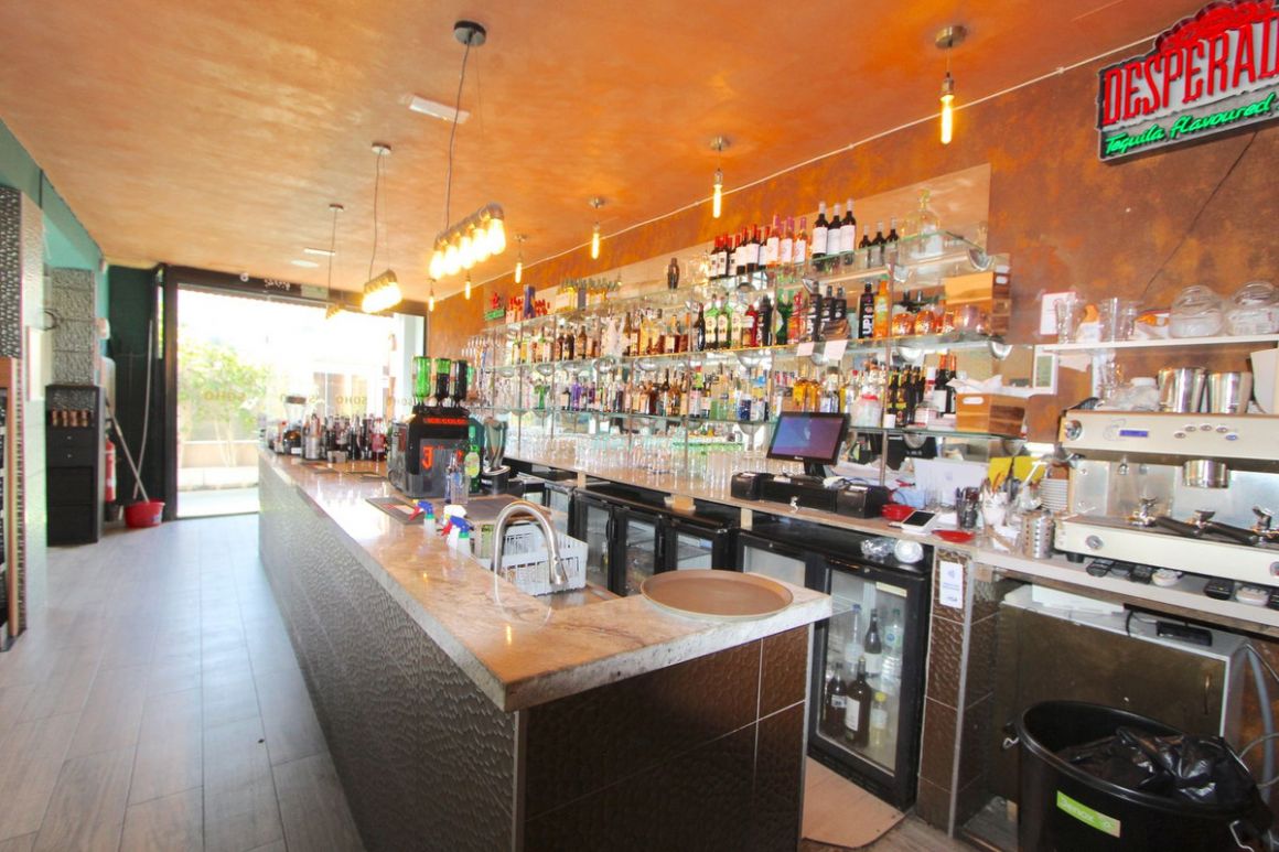 Bar for sale in Elviria, Marbella East