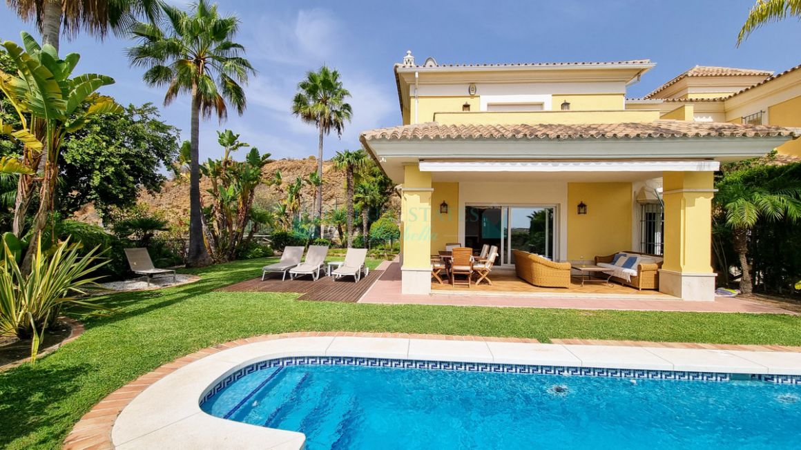 Semi Detached Villa for rent in Santa Clara, Marbella East