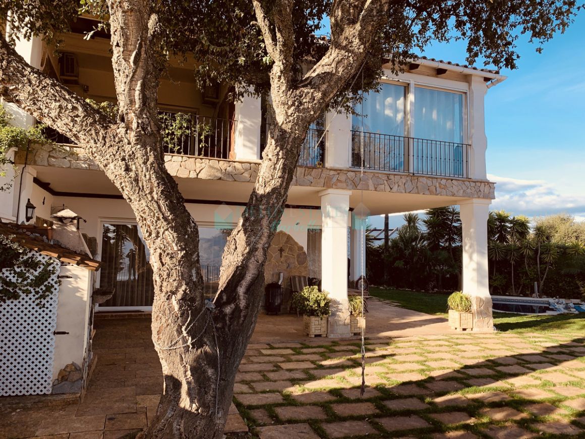 Semi Detached Villa for sale in La Mairena, Marbella East