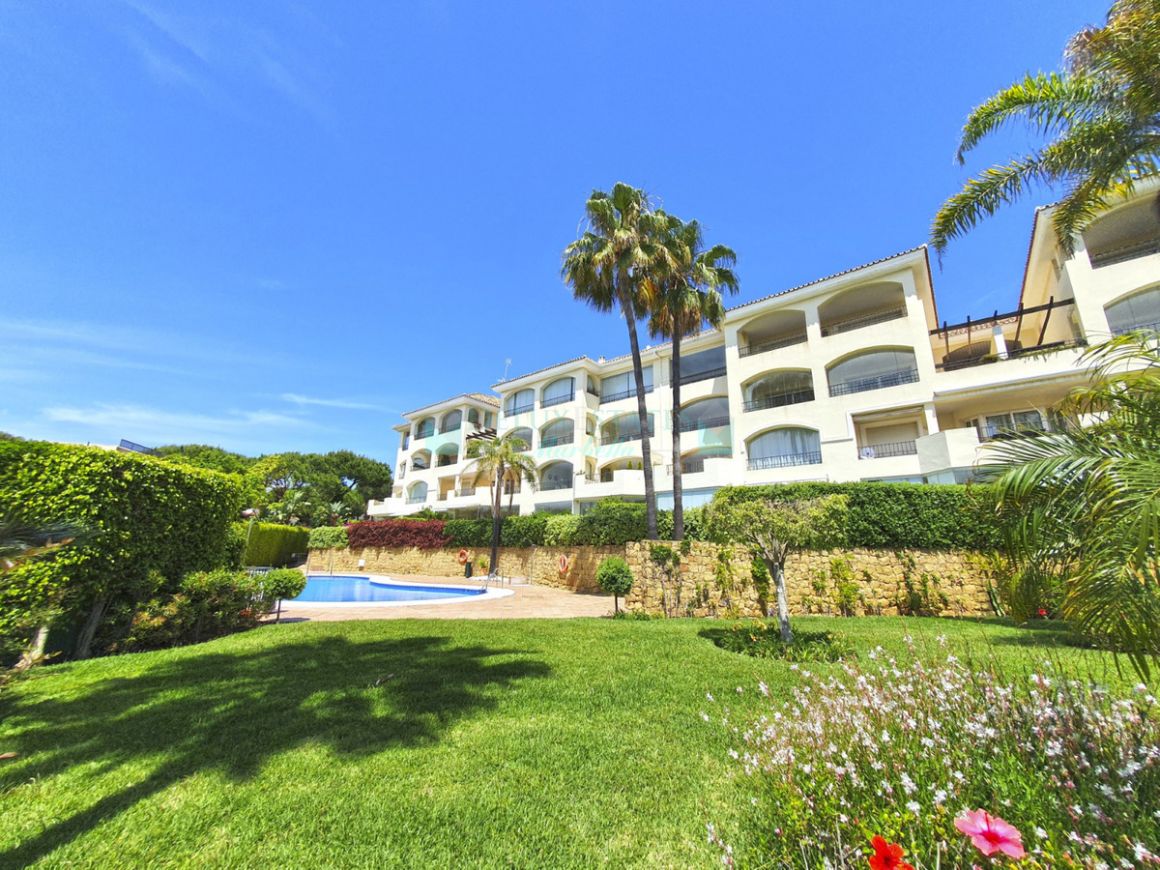 Ground Floor Apartment for sale in Elviria, Marbella East