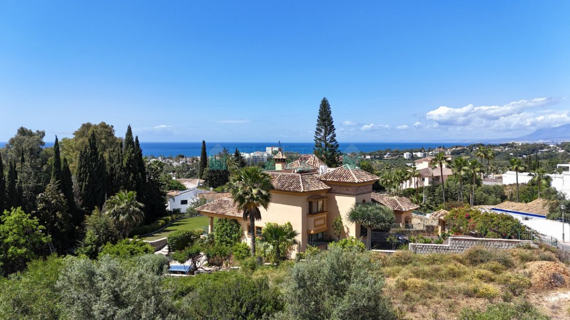 Plot for sale in El Rosario, Marbella East