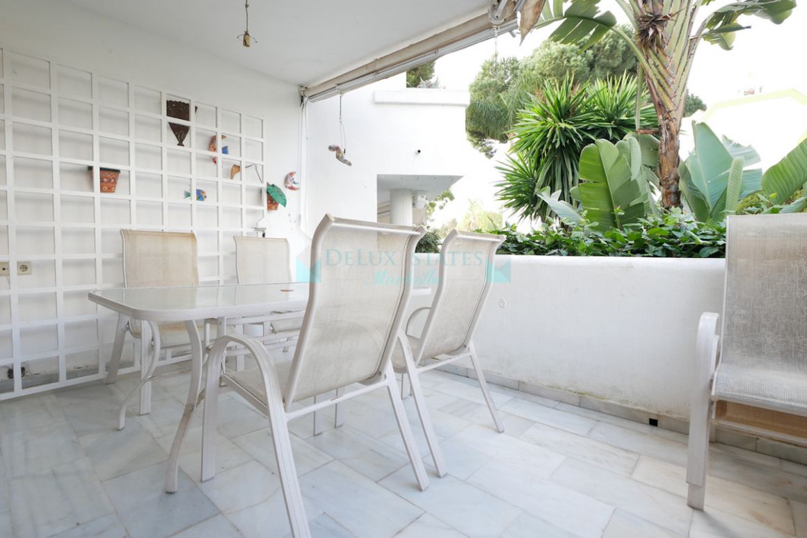 Town House for sale in Cabopino, Marbella East