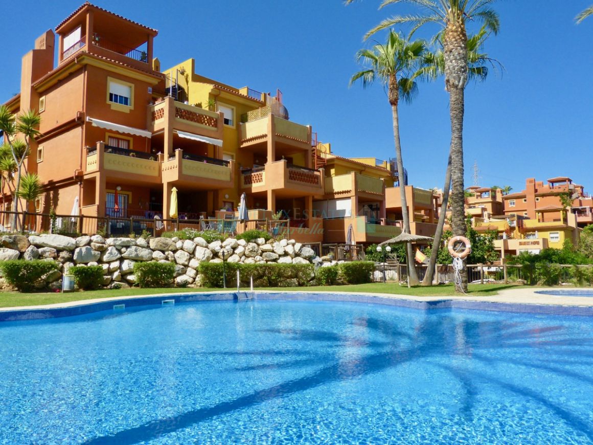 Penthouse for sale in La Reserva de Marbella, Marbella East