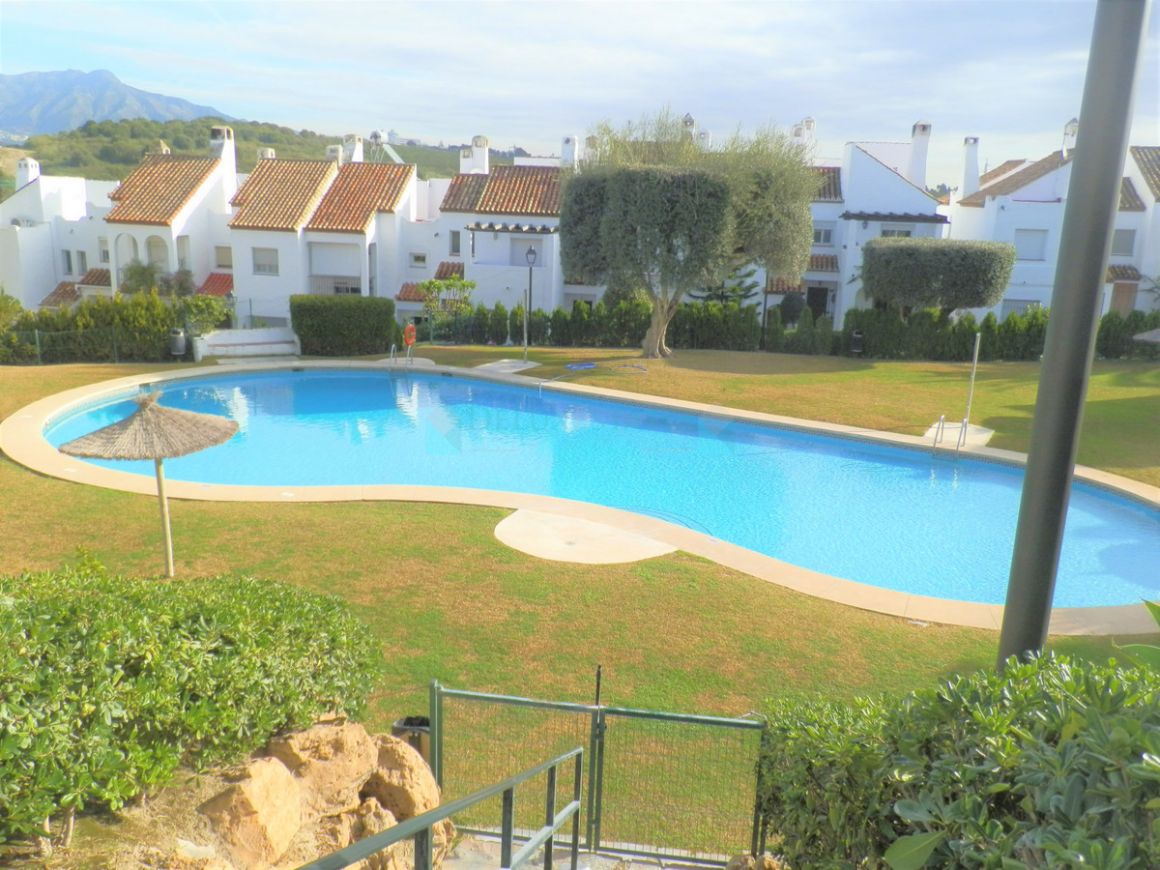 Town House for sale in Estepona