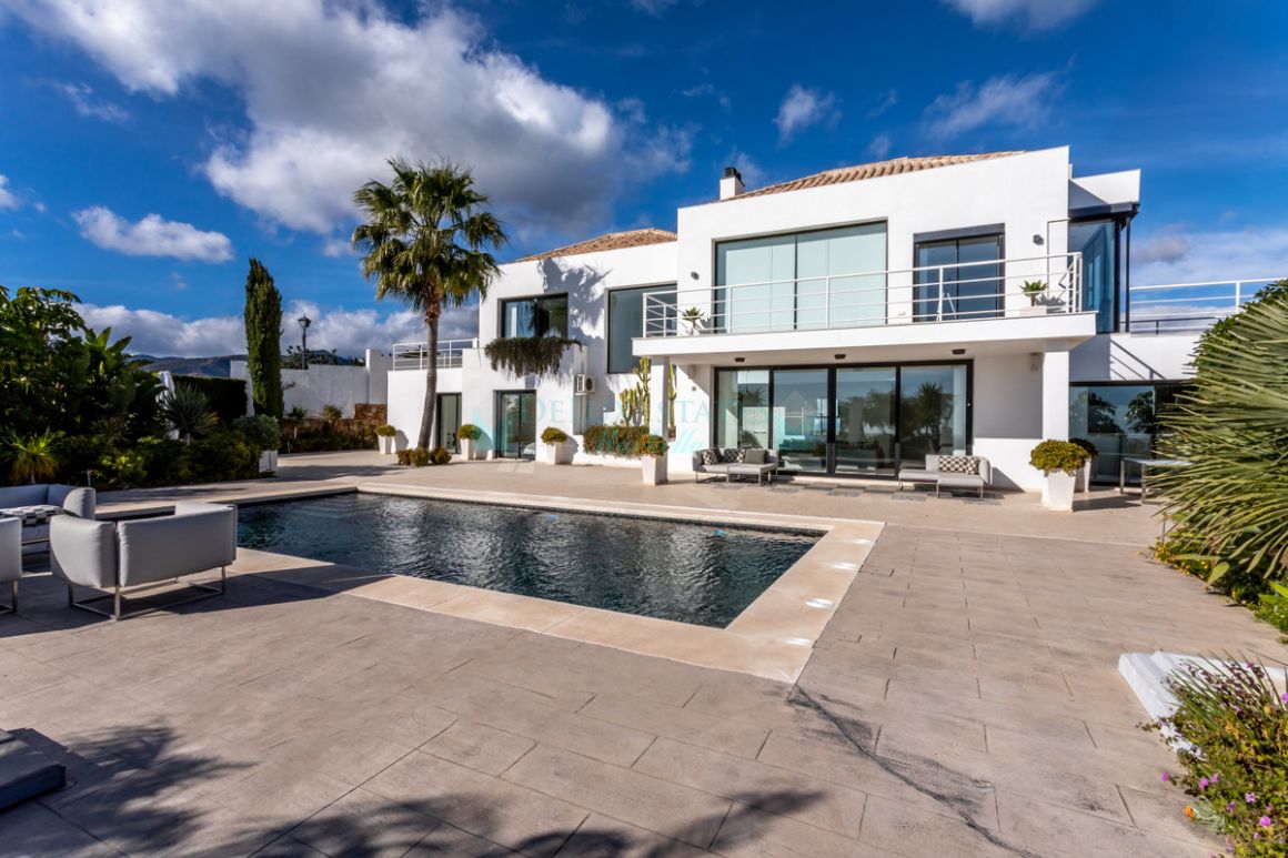 Villa for sale in Benahavis