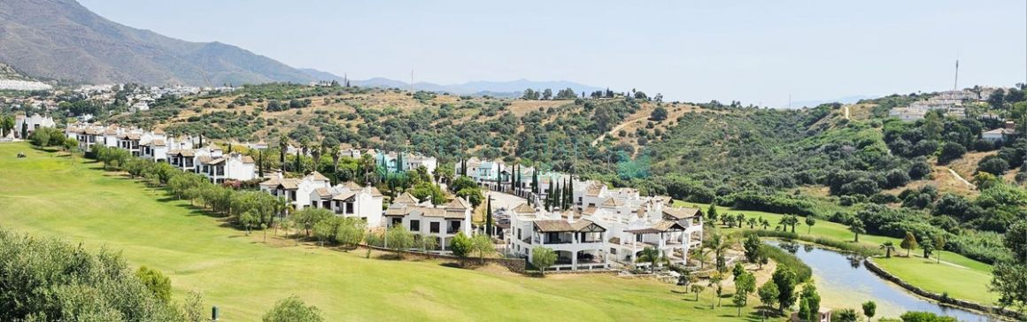 Villa for sale in Estepona
