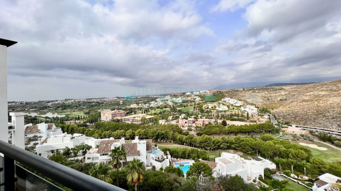 Penthouse for sale in Los Flamingos, Benahavis