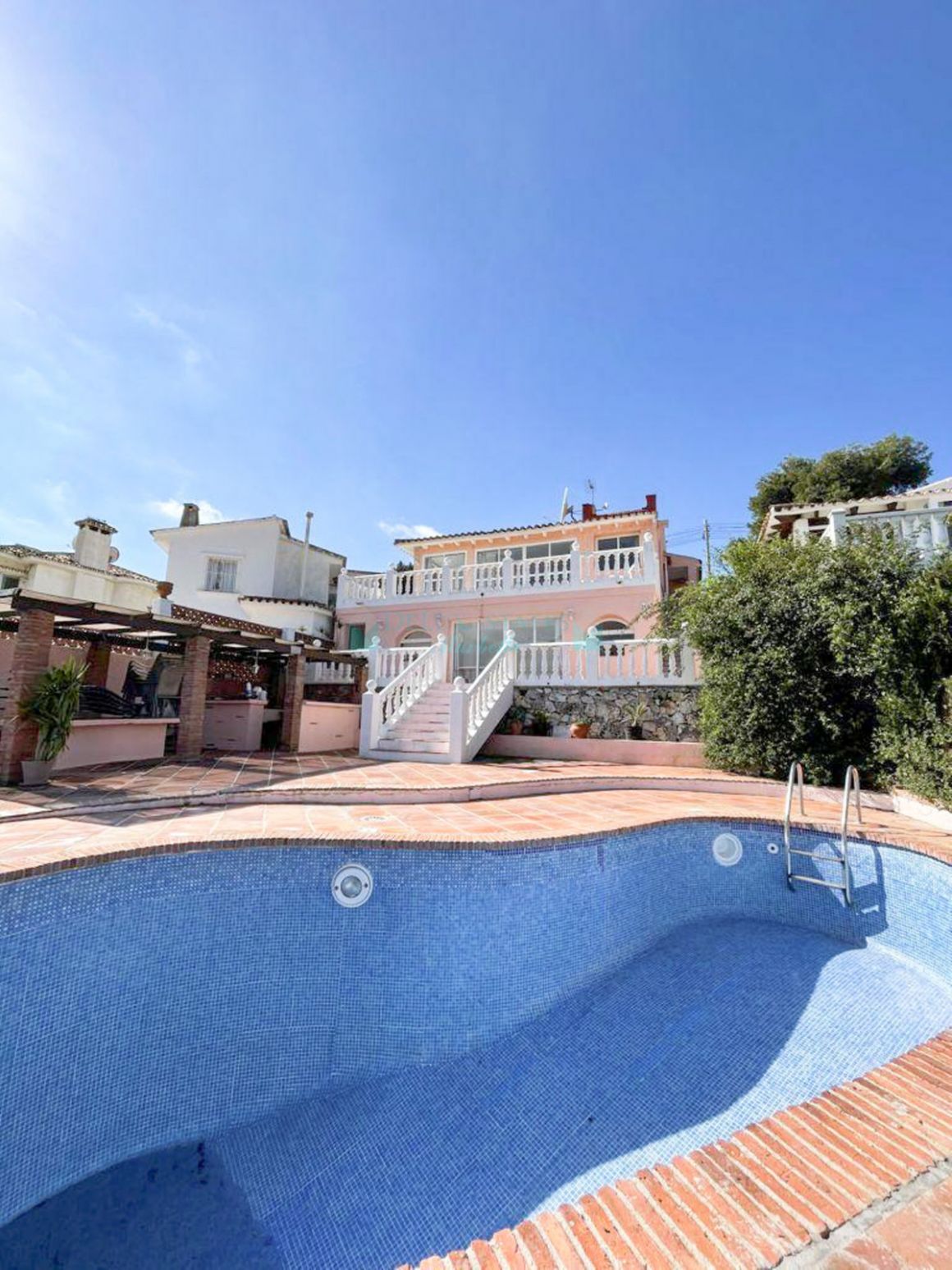 Villa for sale in La Campana, Nueva Andalucia