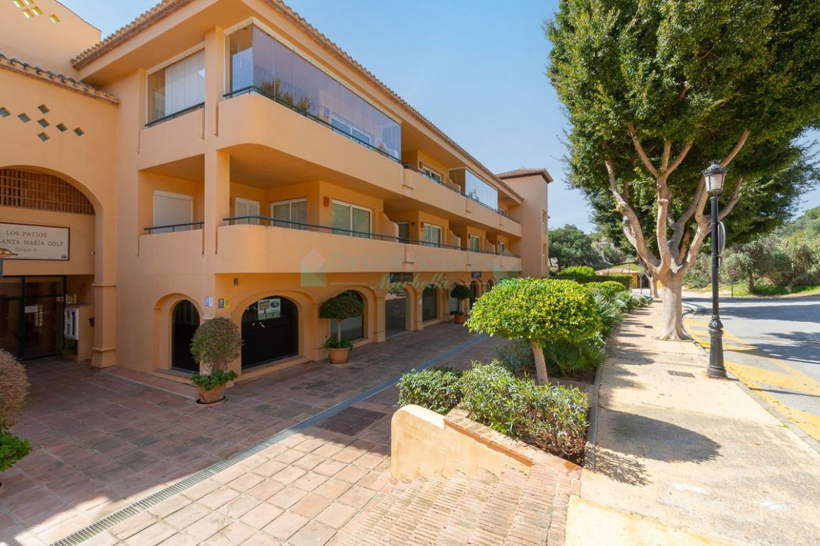 Office for sale in  Elviria, Marbella East