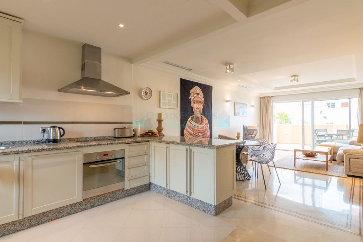 Penthouse for sale in Nueva Andalucia