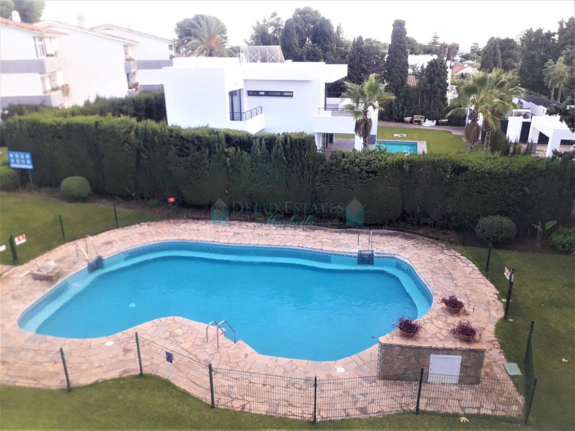 Atico en venta en Atalaya, Estepona