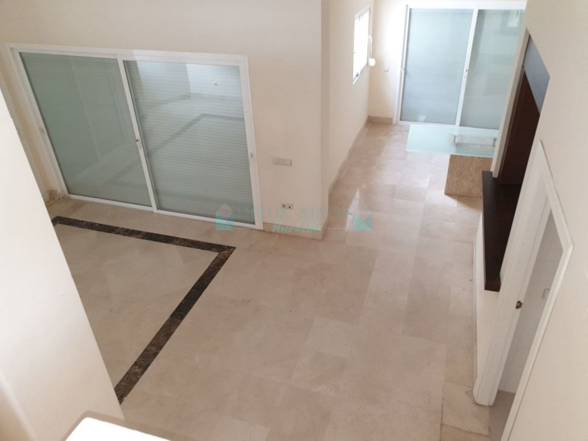 Town House for sale in Istan