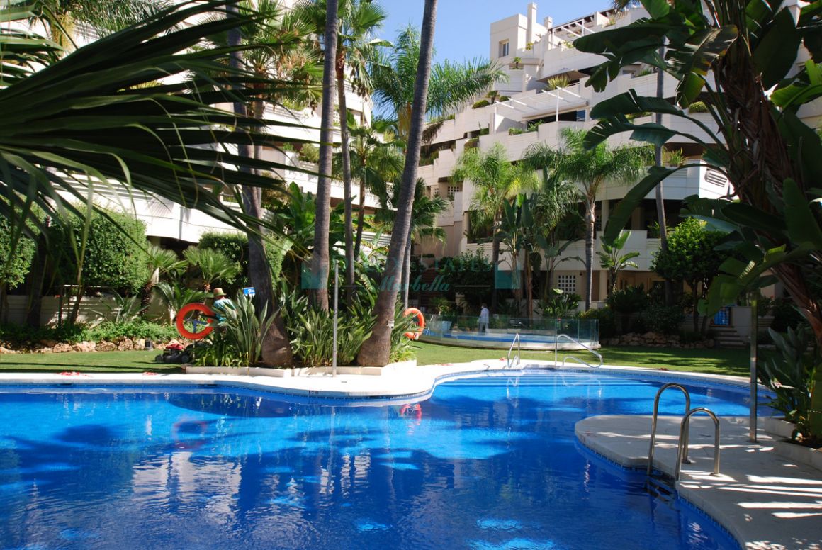Apartment for sale in Aloha, Nueva Andalucia