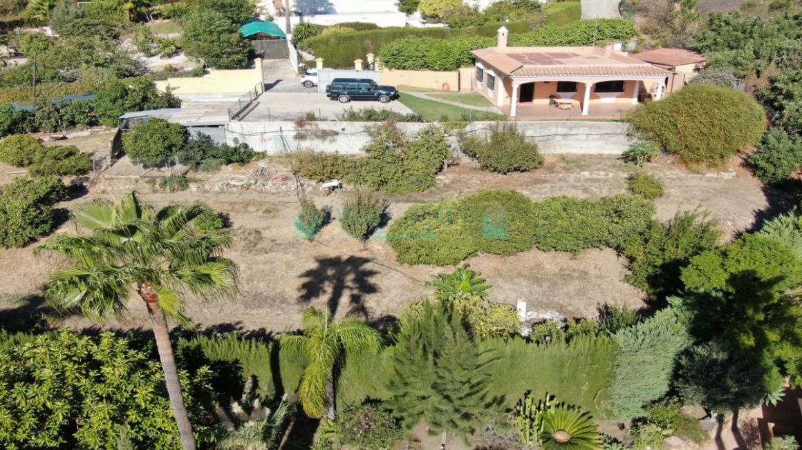 Finca for sale in Estepona