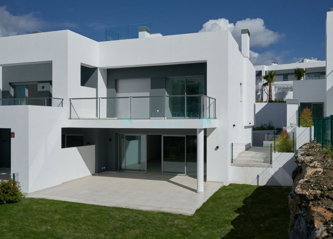Villa Pareada en venta en  Guadalmina Alta, San Pedro de Alcantara