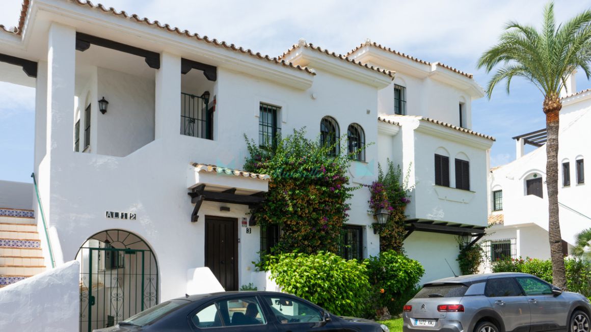 Penthouse for sale in Nueva Andalucia