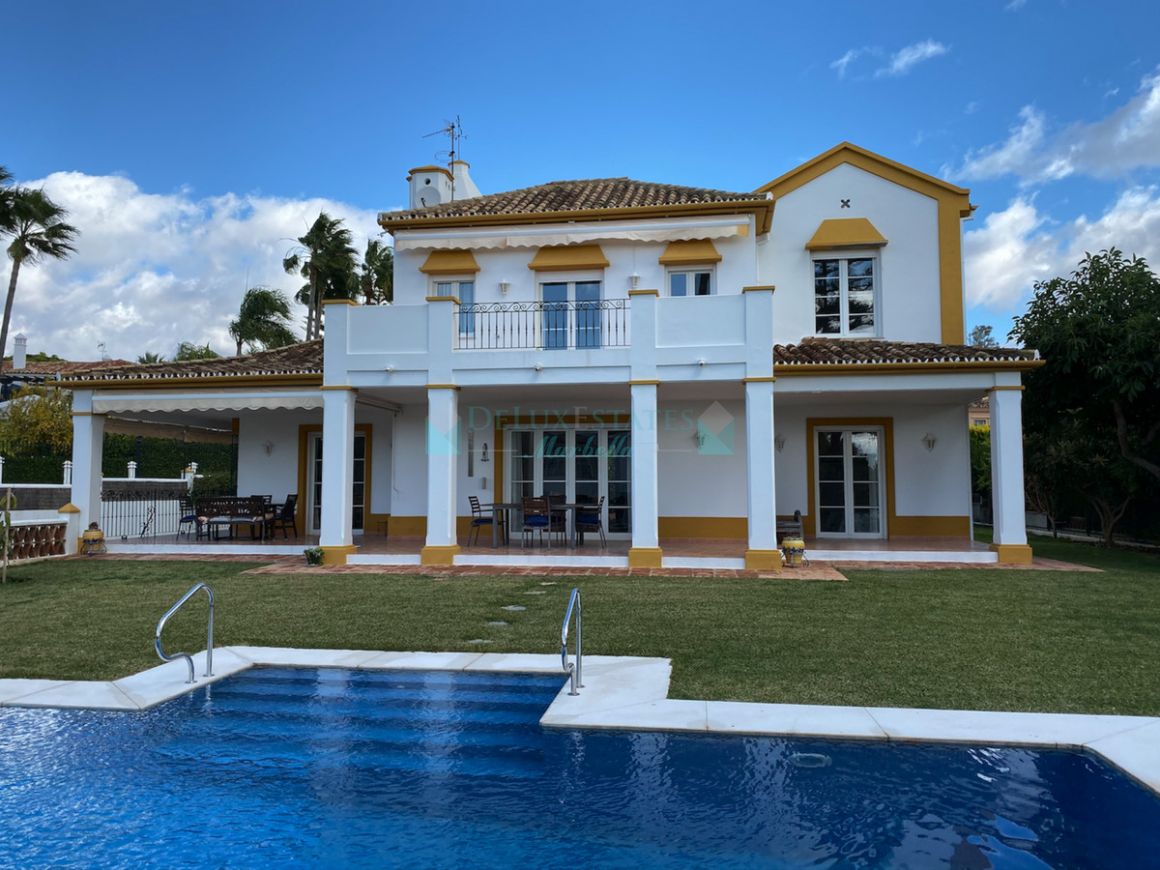 Villa for sale in Bahia de Marbella, Marbella East