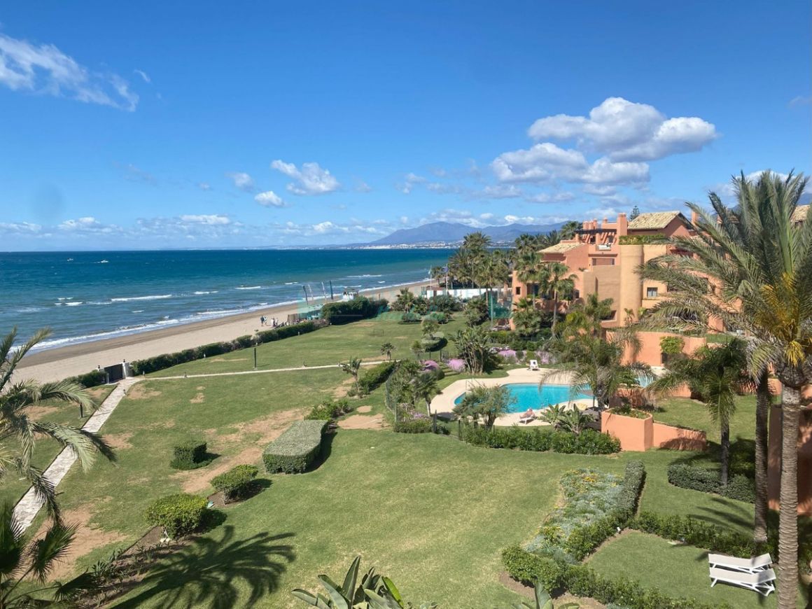 Penthouse for sale in Los Monteros, Marbella East