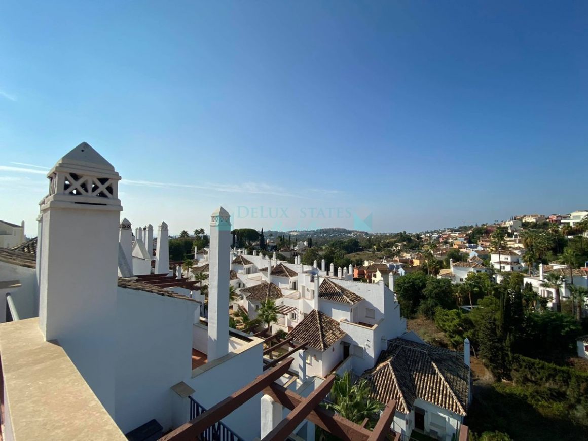 Town House for sale in Nueva Andalucia