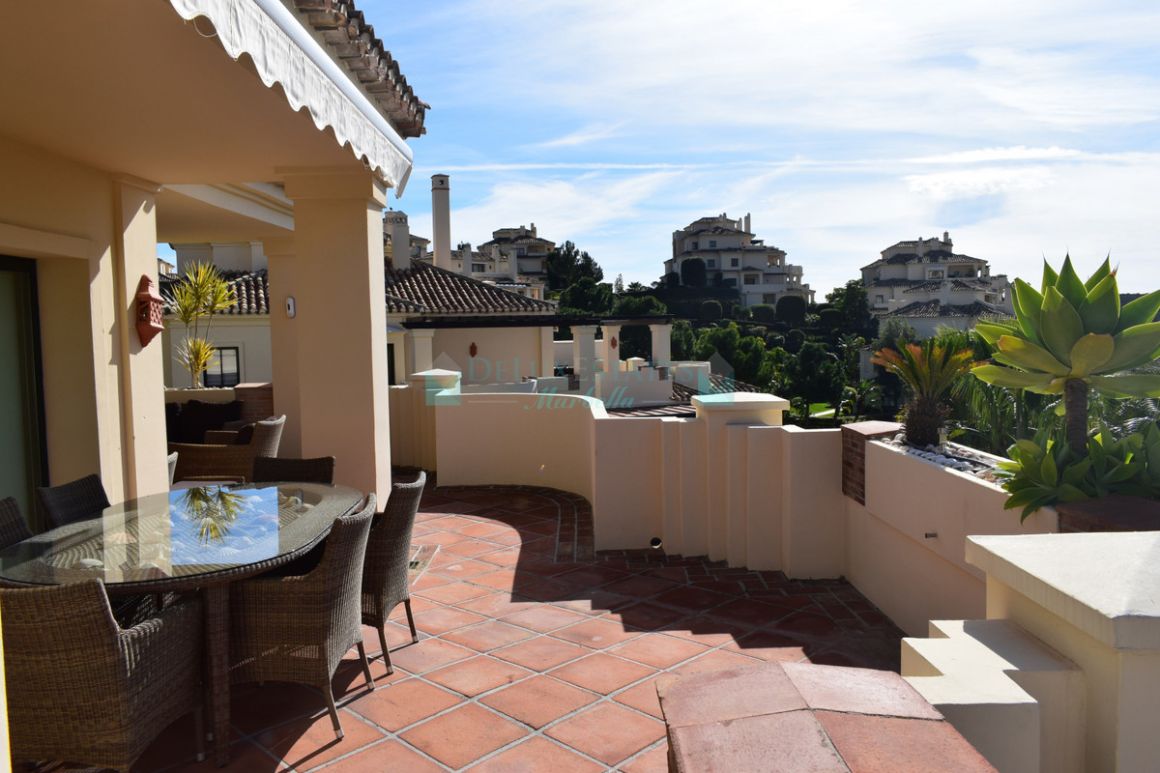 Apartment for rent in Benahavis