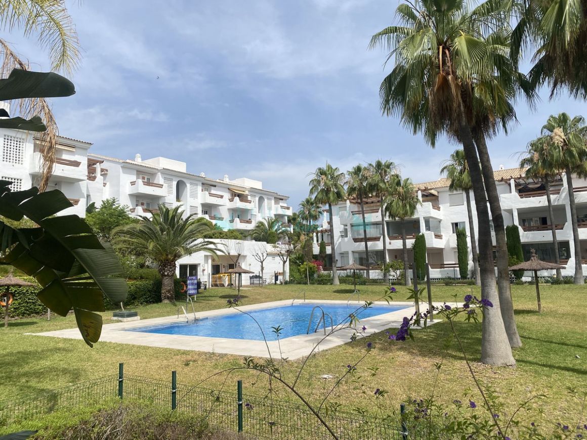 Ground Floor Apartment for sale in Selwo, Estepona