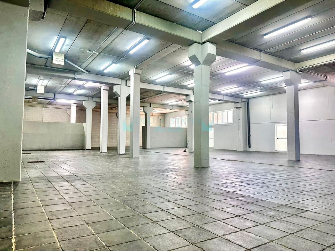 Commercial Premises for rent in Nueva Andalucia