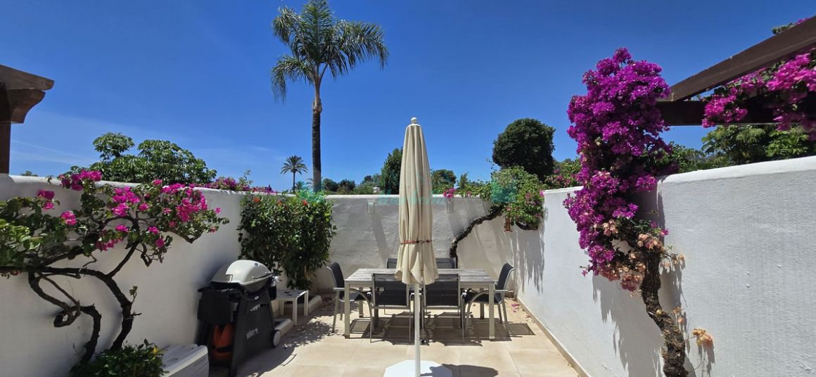 Town House for sale in Costalita, Estepona