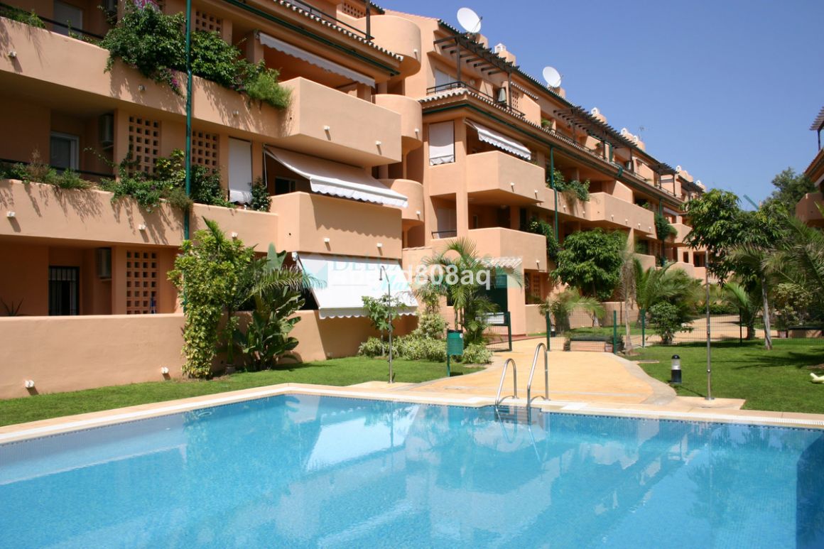 Apartment for sale in Las Chapas, Marbella East