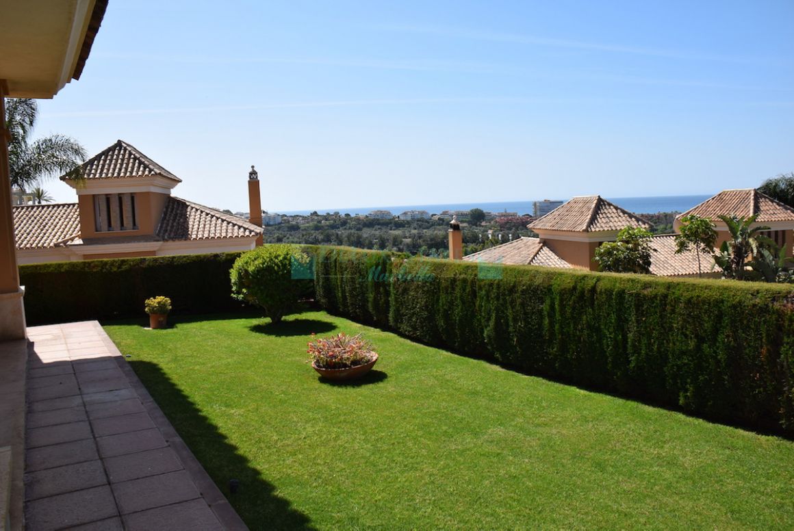 Semi Detached Villa for rent in Santa Clara, Marbella East