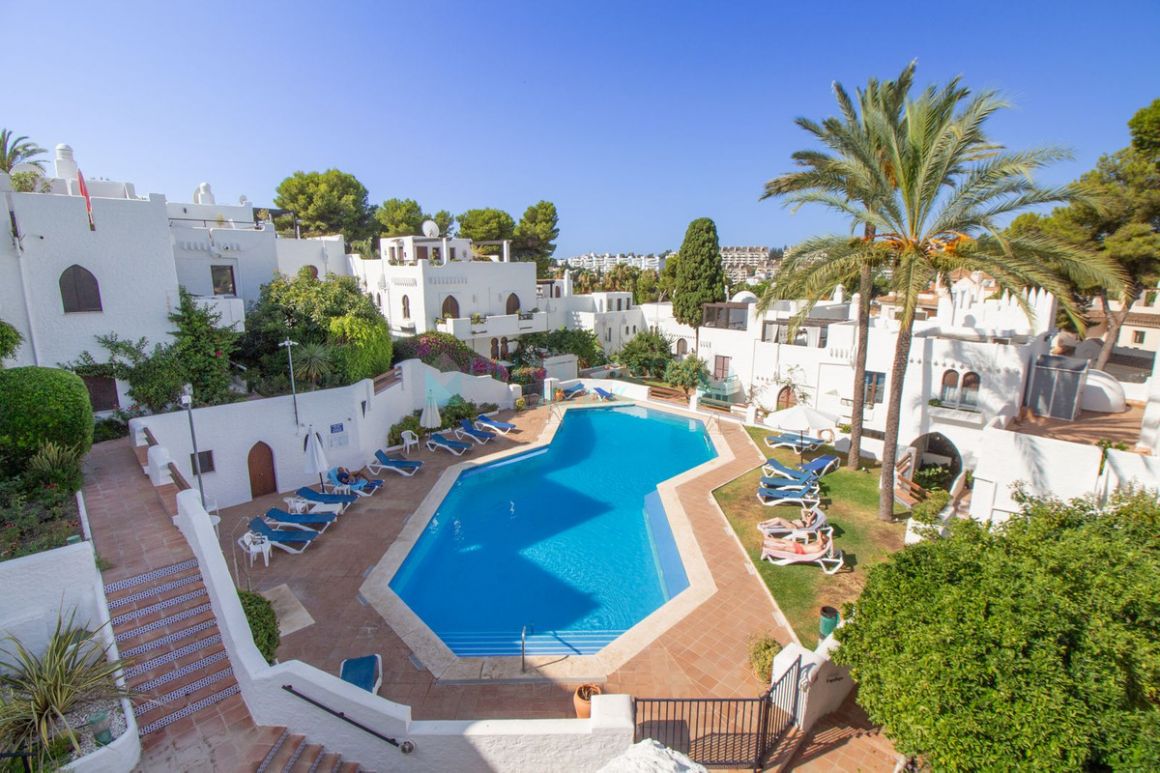 Town House for sale in Nueva Andalucia