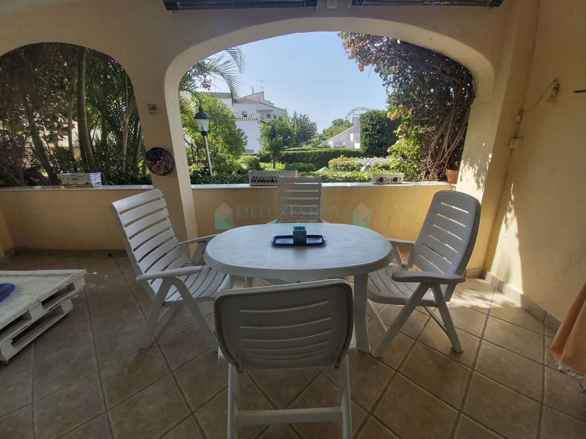 Ground Floor Apartment for sale in El Paraiso, Estepona